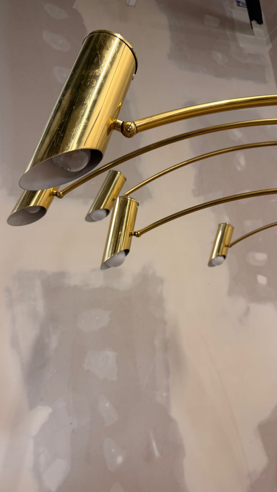 Italienische Bogenlampe mit 5 Armen Travertin Messing