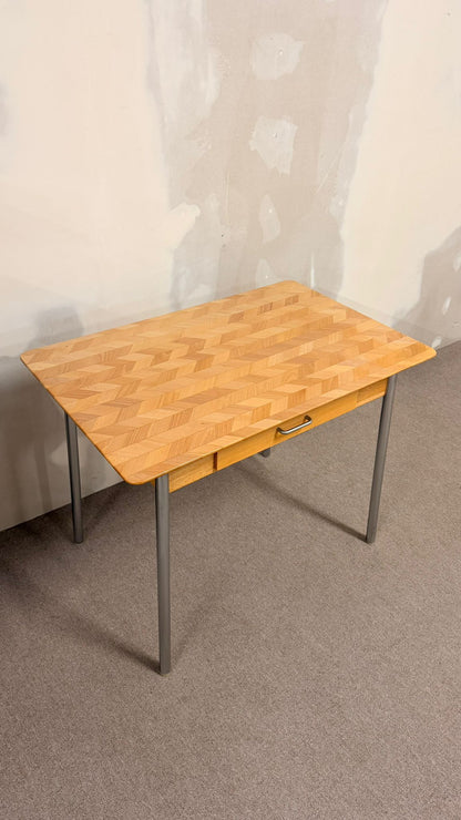 Vintage Küchentisch Esstisch Schreibtisch mit Würfelparkett