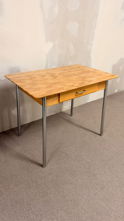 Vintage Küchentisch Esstisch Schreibtisch mit Würfelparkett