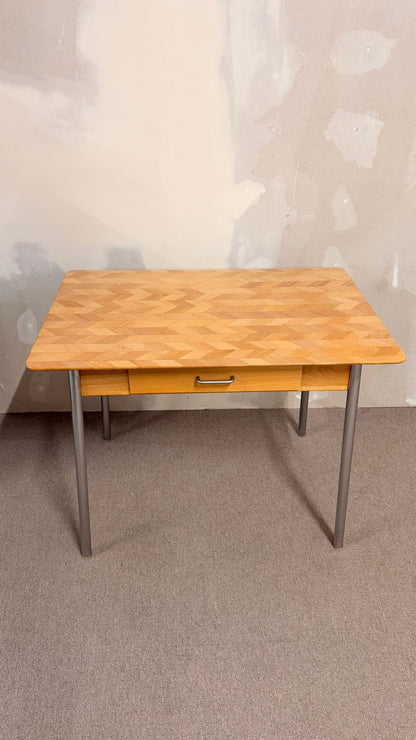 Vintage Küchentisch Esstisch Schreibtisch mit Würfelparkett