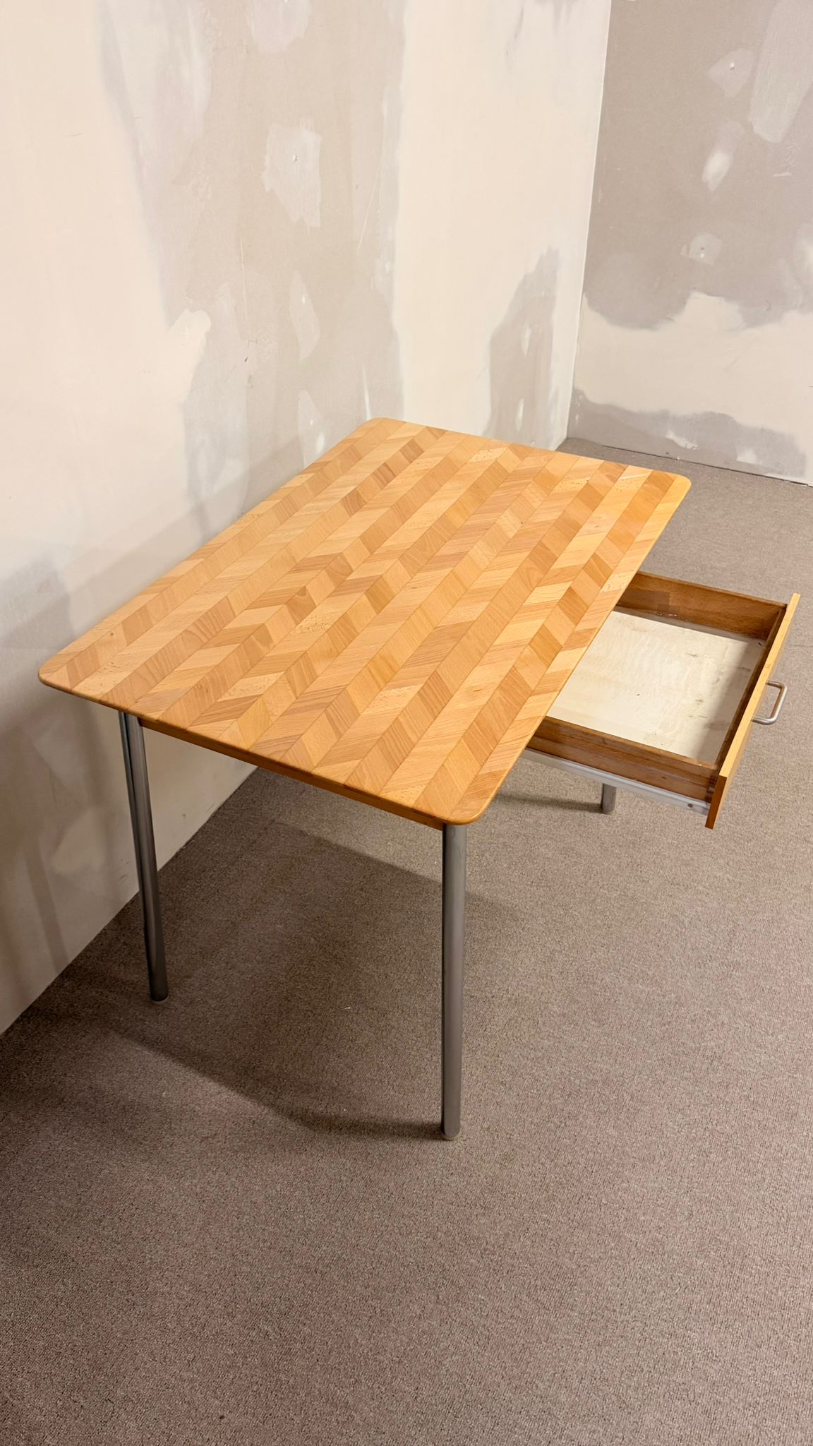 Vintage Küchentisch Esstisch Schreibtisch mit Würfelparkett