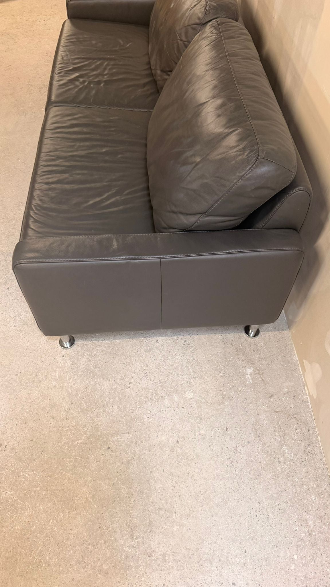 Modernes Ledersofa in dunkelgrau 3-Sitzer