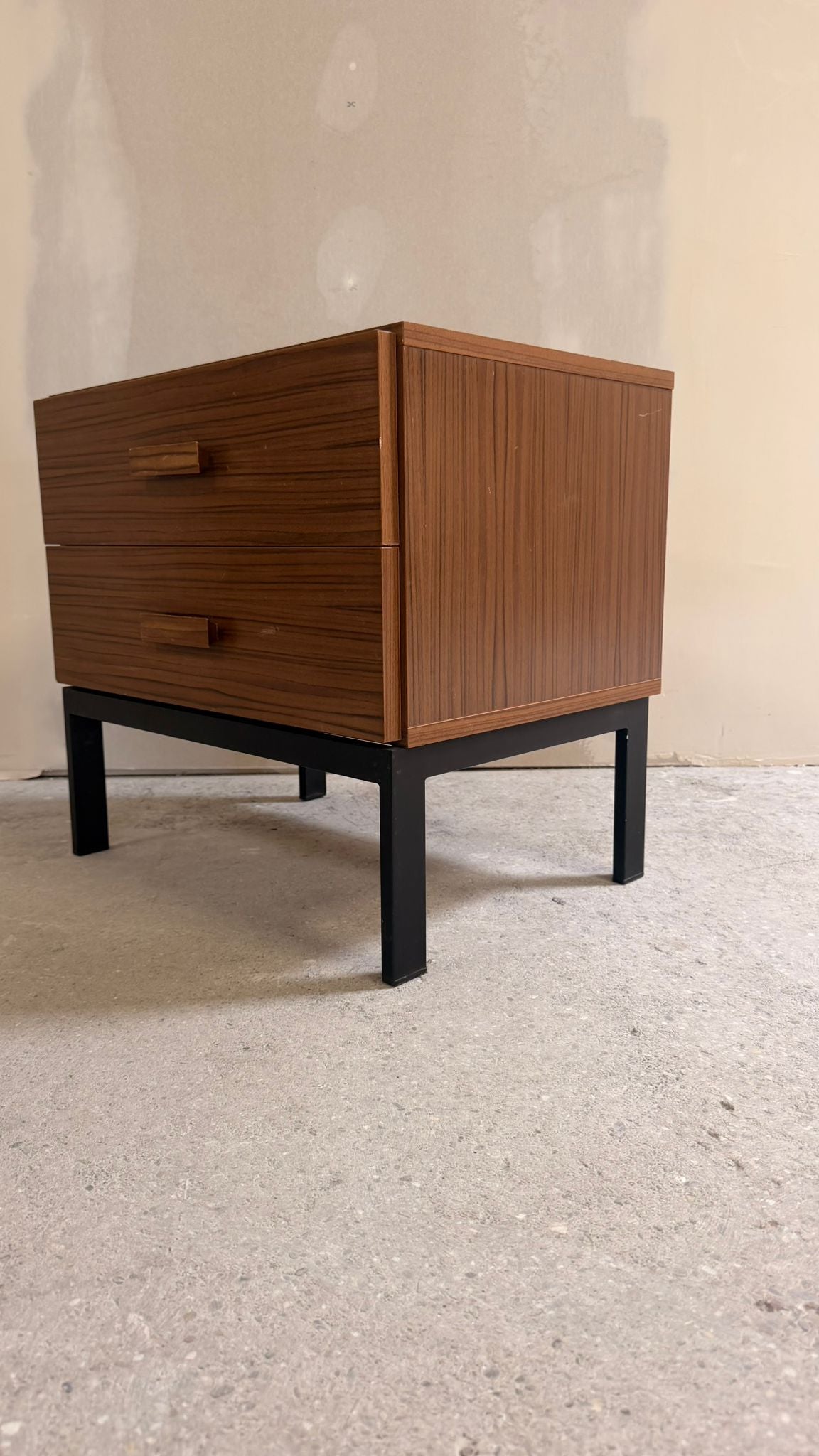Mid Century Kommode Nachttisch mit 2 Schubladen 60er Jahre