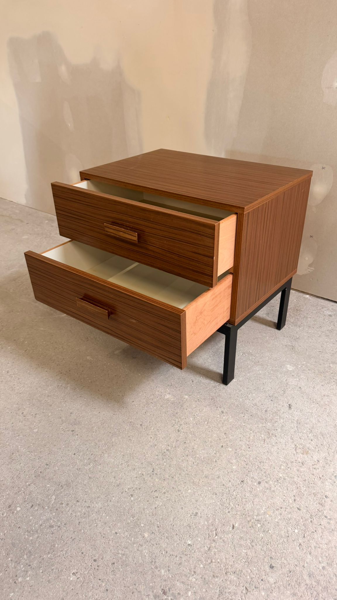 Mid Century Kommode Nachttisch mit 2 Schubladen 60er Jahre