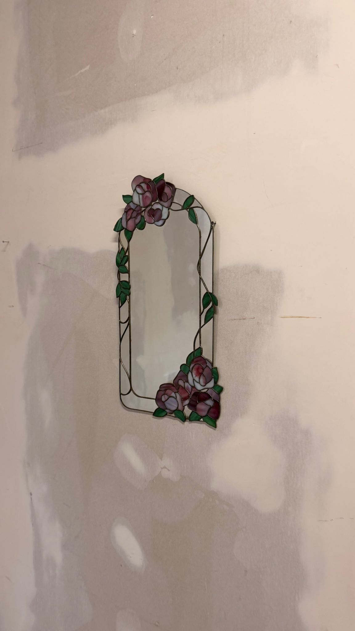 Vintage Spiegel im Tiffany-Stil Buntglasrahmen Rosenmotiv