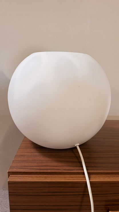 Vintage Designer Kugelleuchte aus Opalglas mit Lichtspiel