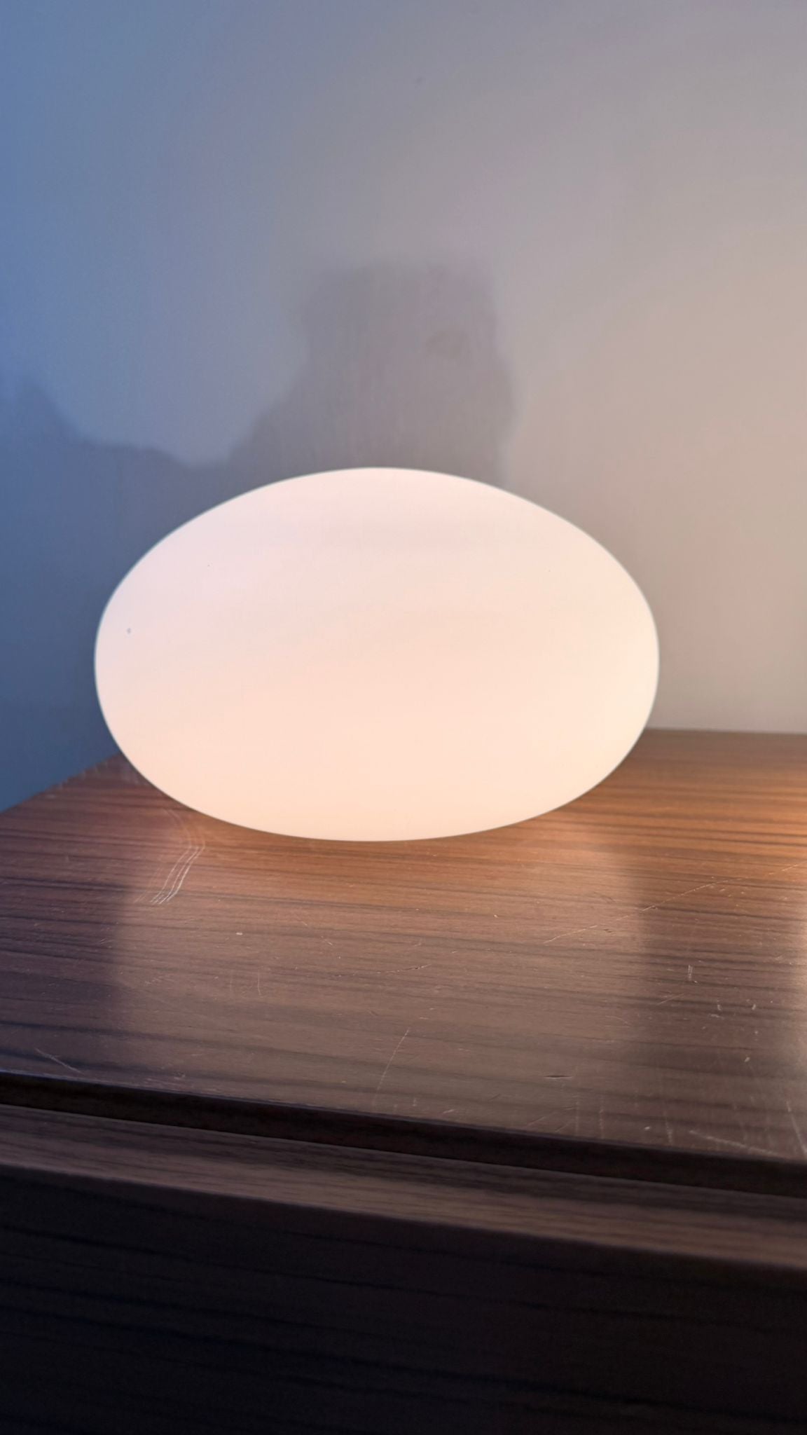 Space Age Tischlampe in Kieselsteinform Opalglas,2