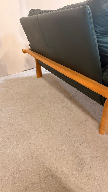 Dänisches 2-Sitzer Sofa aus Teak und dunkelgrünem Leder 70`s