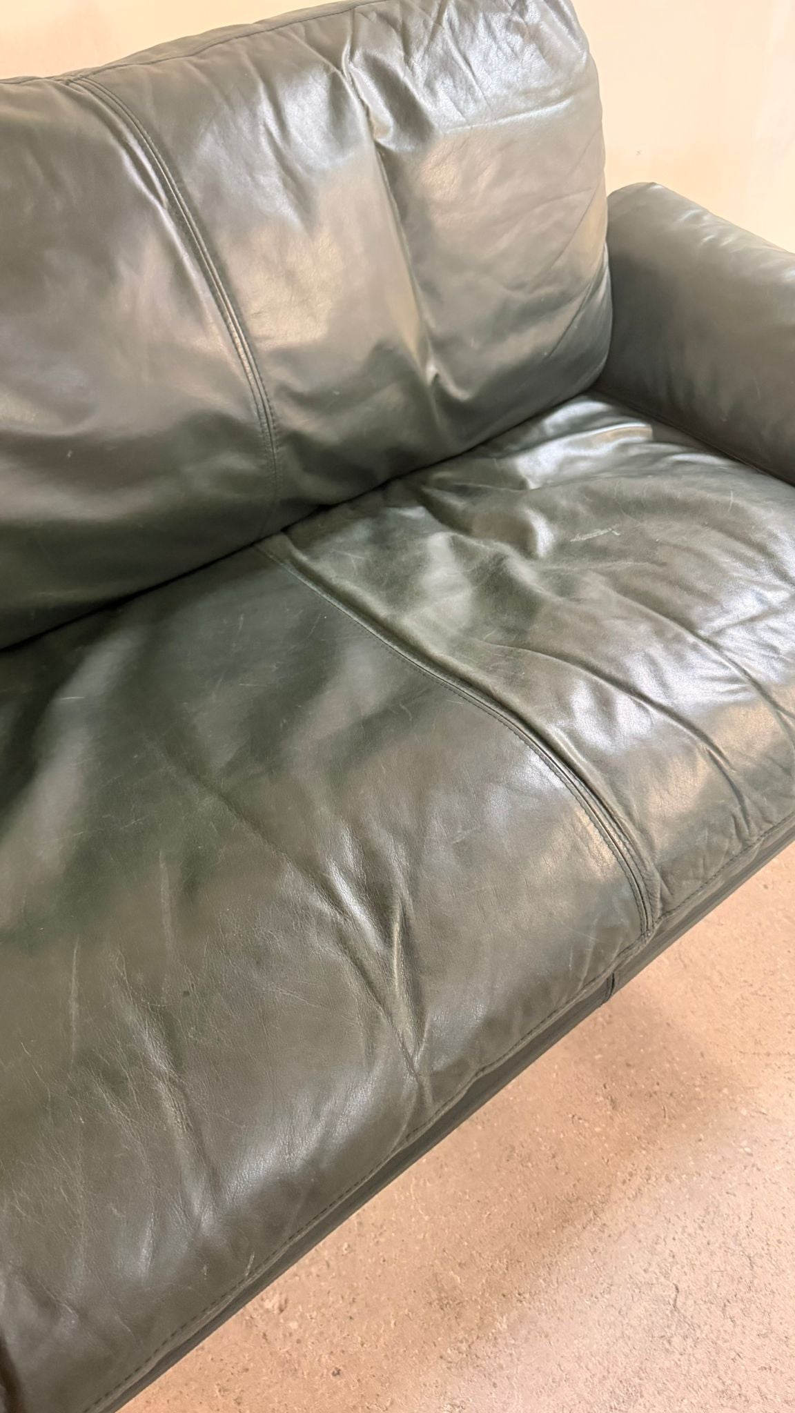 Dänisches 2-Sitzer Sofa aus Teak und dunkelgrünem Leder 70`s