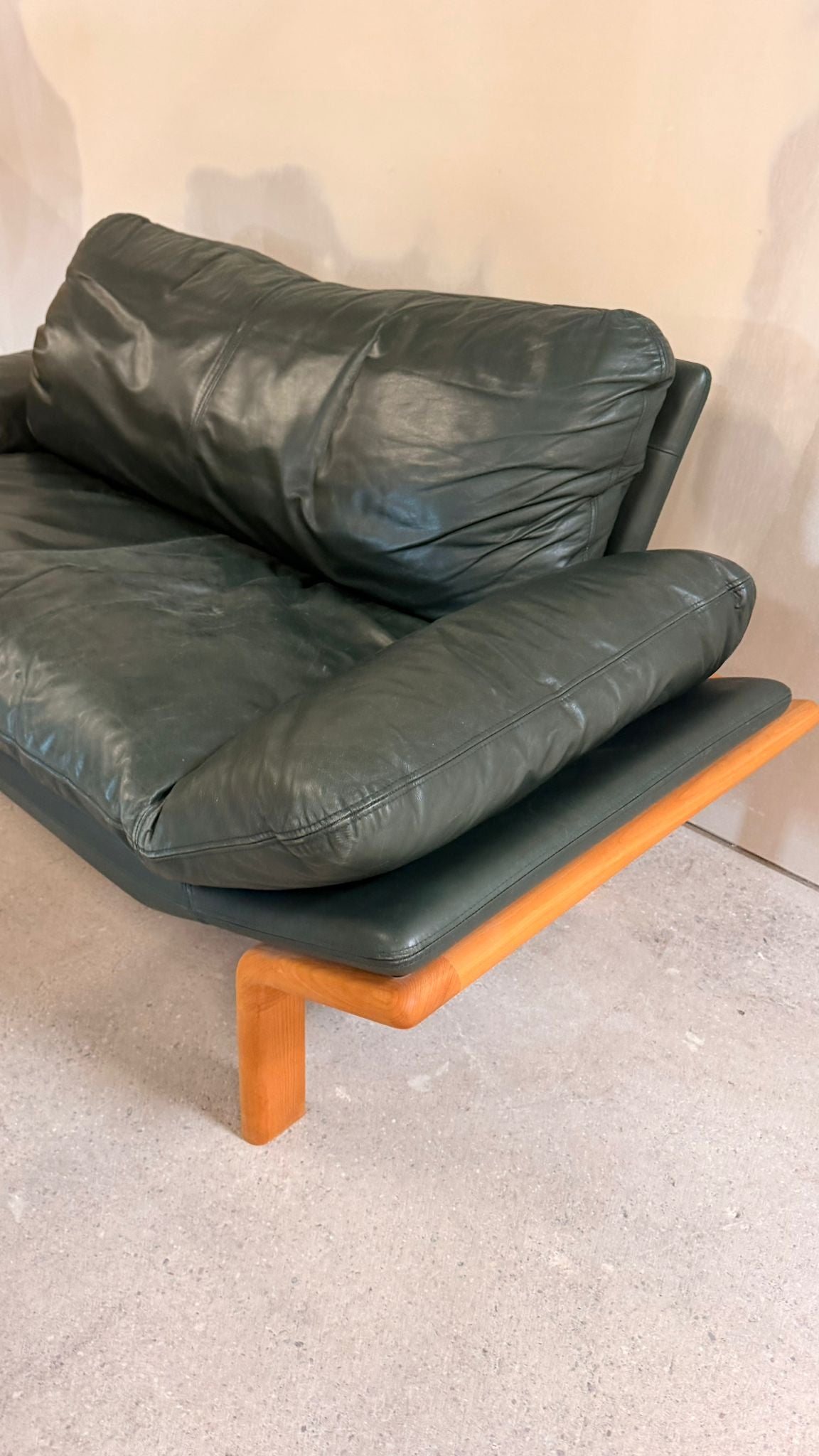 Dänisches 2-Sitzer Sofa aus Teak und dunkelgrünem Leder 70`s