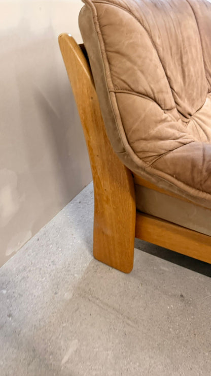 Brutalistisches 2er Sofa aus Leder und Teakholz aus den 70er