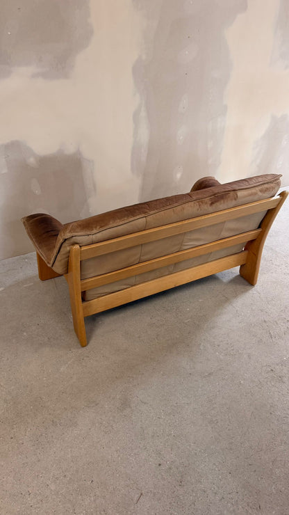 Brutalistisches 2er Sofa aus Leder und Teakholz aus den 70er