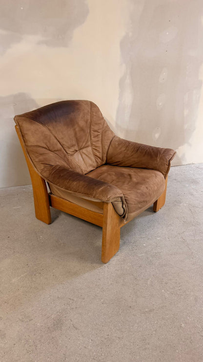 Brutalistischer Sessel aus Leder und Teakholz aus den 70er
