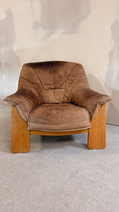 Brutalistischer Sessel aus Leder und Teakholz aus den 70er