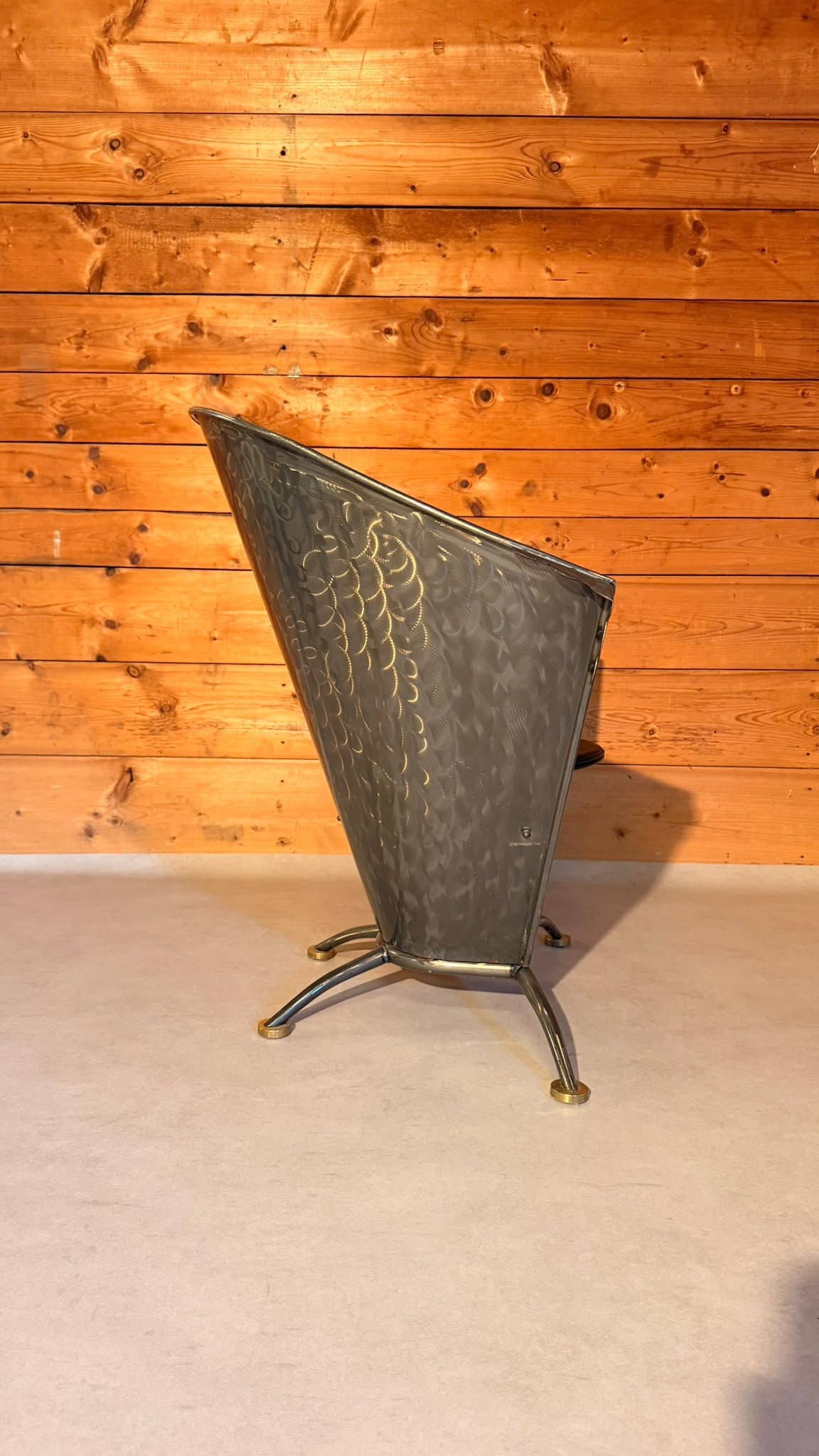 Postmoderner skulpturaler Sessel von Steel Line aus den 80er