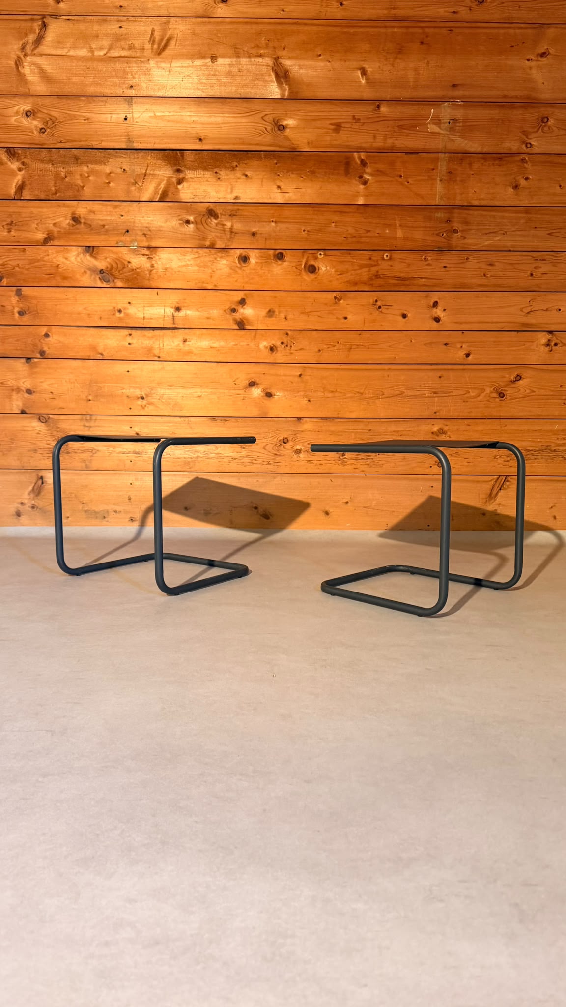 Club Beistelltisch Mattschwarz von FIAM Freischwinger Design