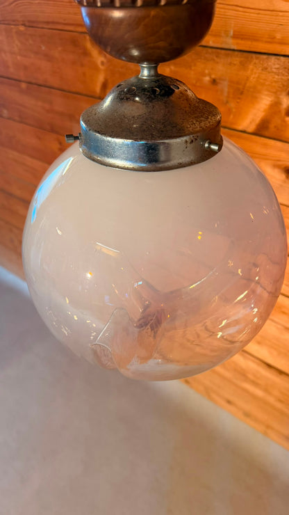 Italienische Mid-Century Hängelampe Opalglas Holz Kugellampe