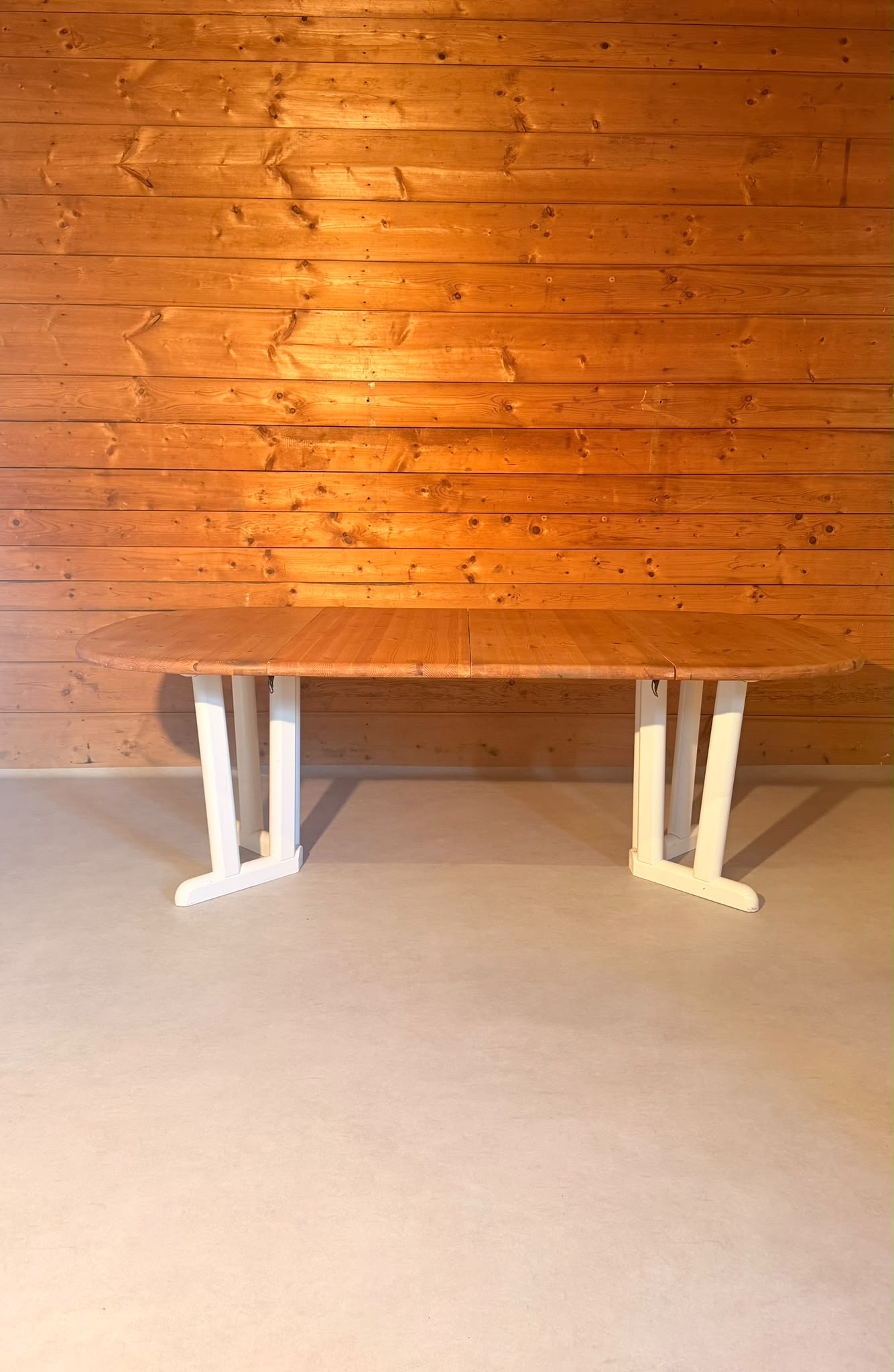 Esstisch aus Kiefer Massivholz im Landhaus Stil, ausziehbar