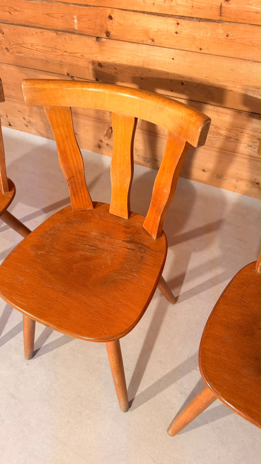 4 Vintage Holzstühle im Landhausstil Schweizer Möbel