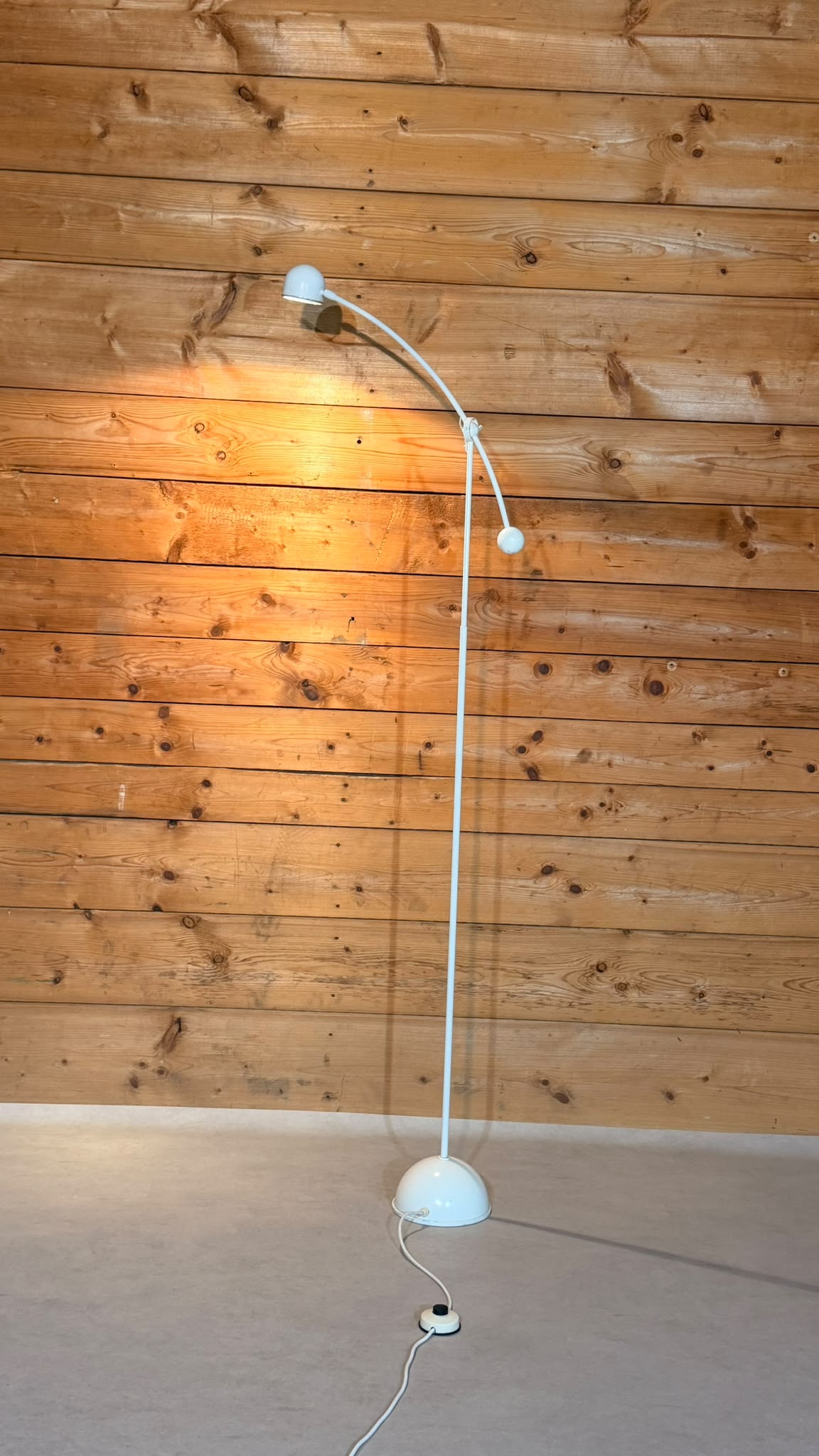Schweizer Vintage Schwingarm Stehleuchte mit Gegengewicht