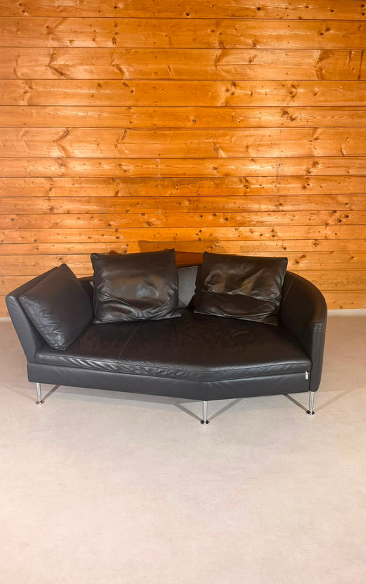 Dreipunkt Design Sofa aus schwarzem Leder 2-Sitzer