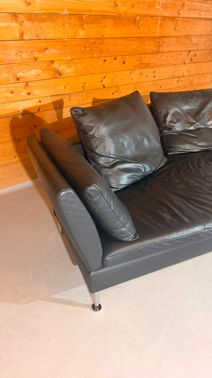 Dreipunkt Design Sofa aus schwarzem Leder 2-Sitzer