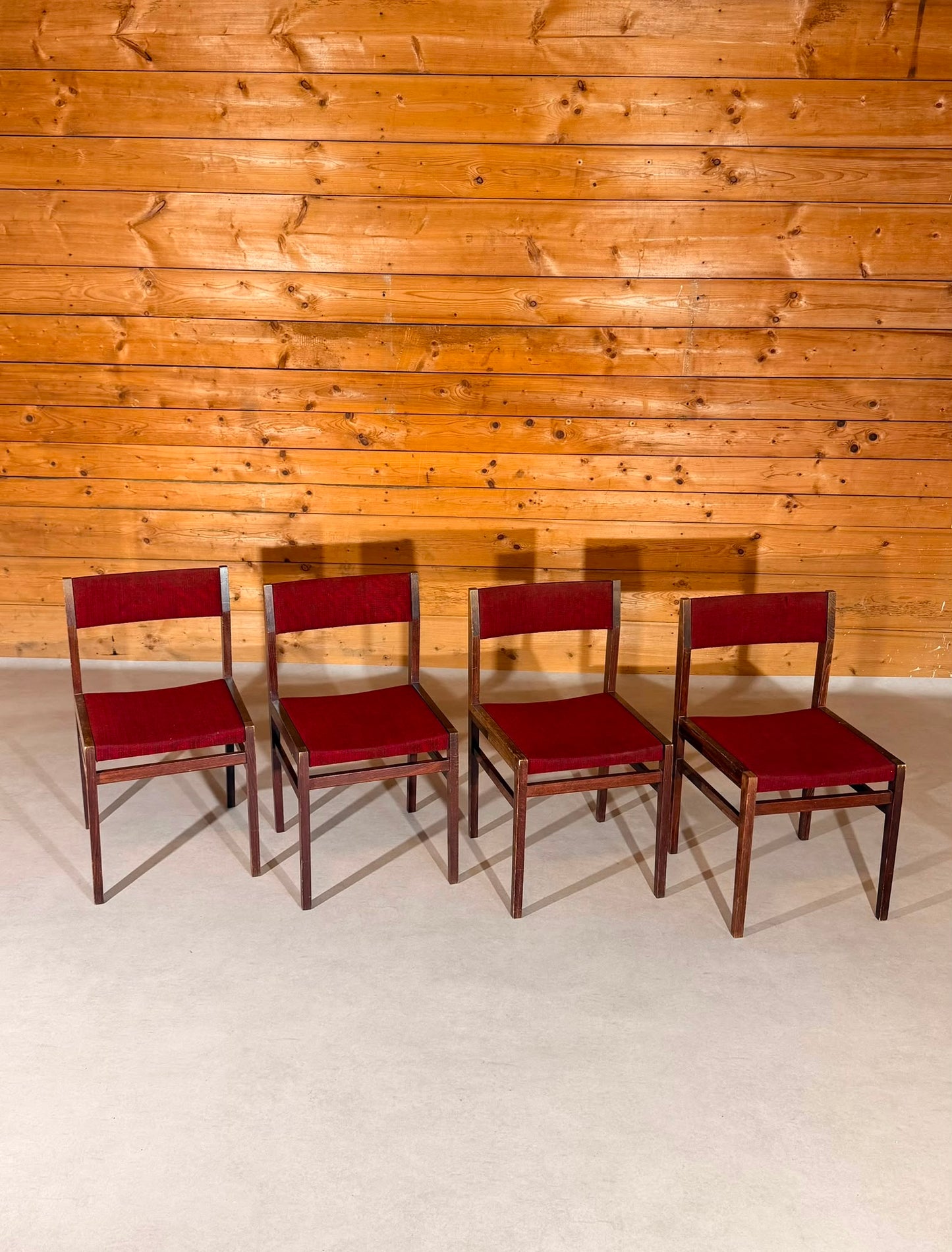 4er Set Skandinavische vintage Stühle aus den 60/70er Jahren