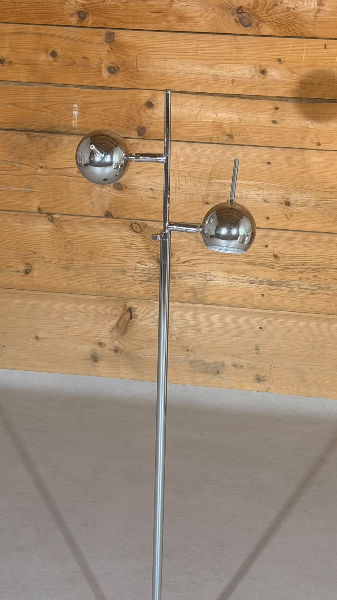 Space Age Design Stehlampe Chrom 2-flammig Kugelspots