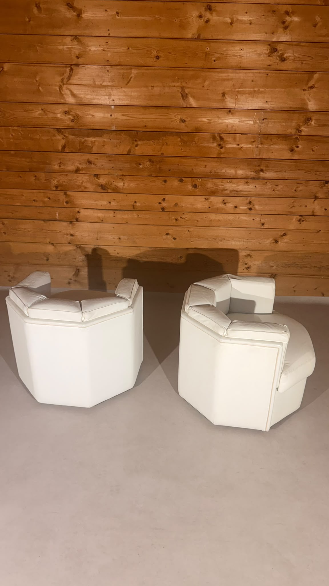 2 Postmoderne Oktagon Loungesessel aus Leder aus den 80er