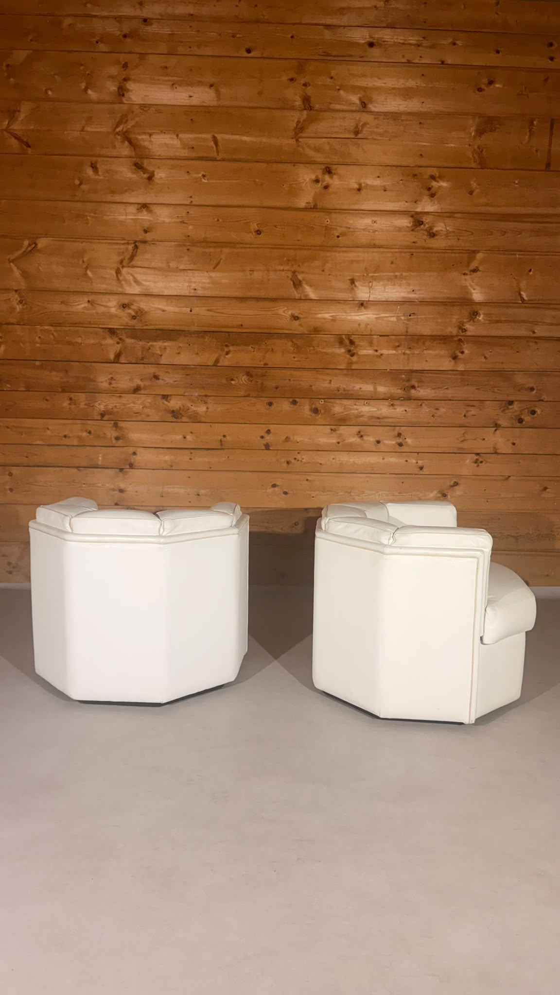 2 Postmoderne Oktagon Loungesessel aus Leder aus den 80er