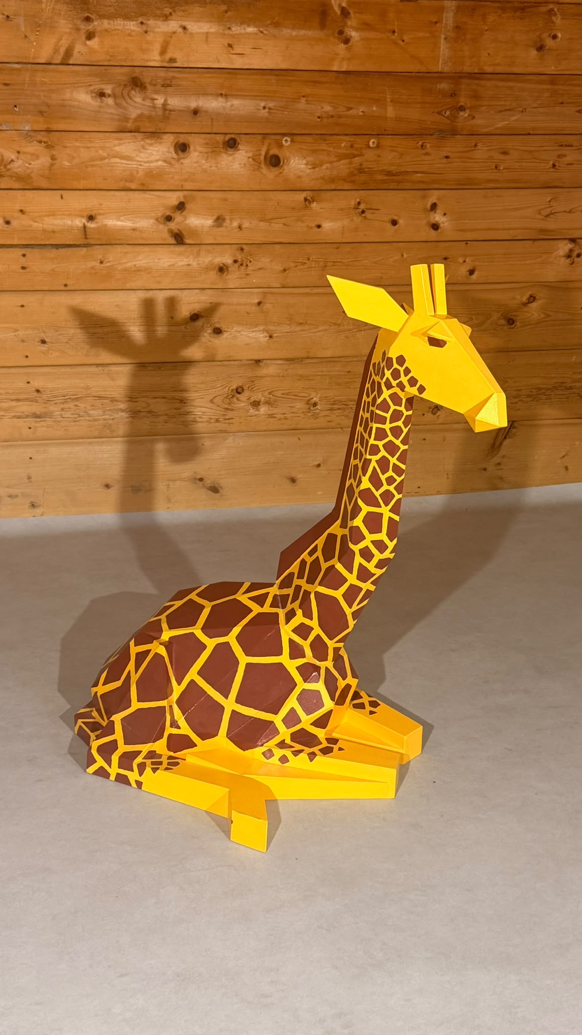 Design Deko Giraffe Skulptur im Origami Stil  aus Sperrholz