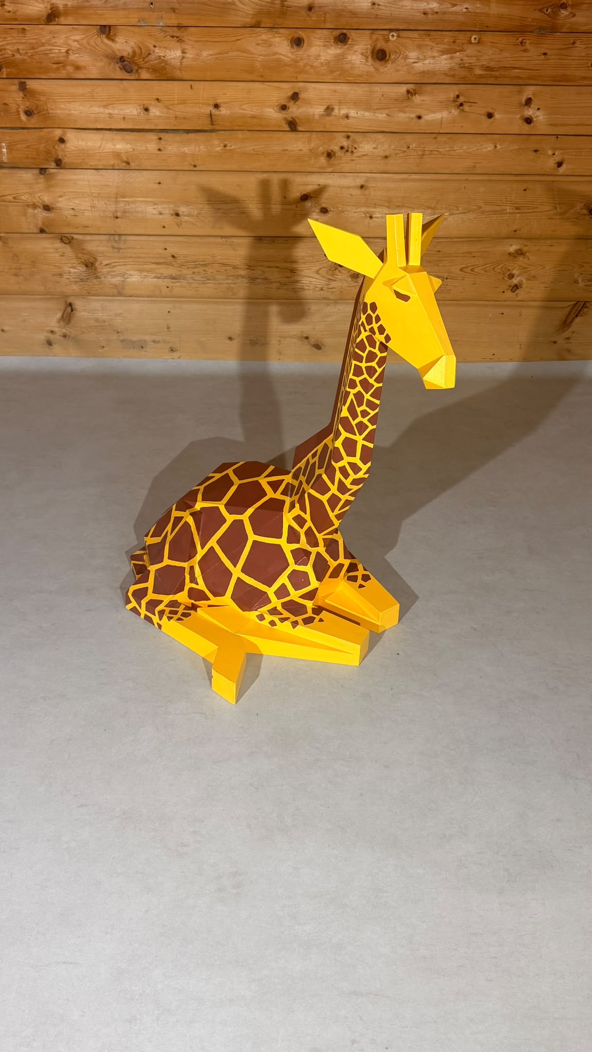 Design Deko Giraffe Skulptur im Origami Stil  aus Sperrholz