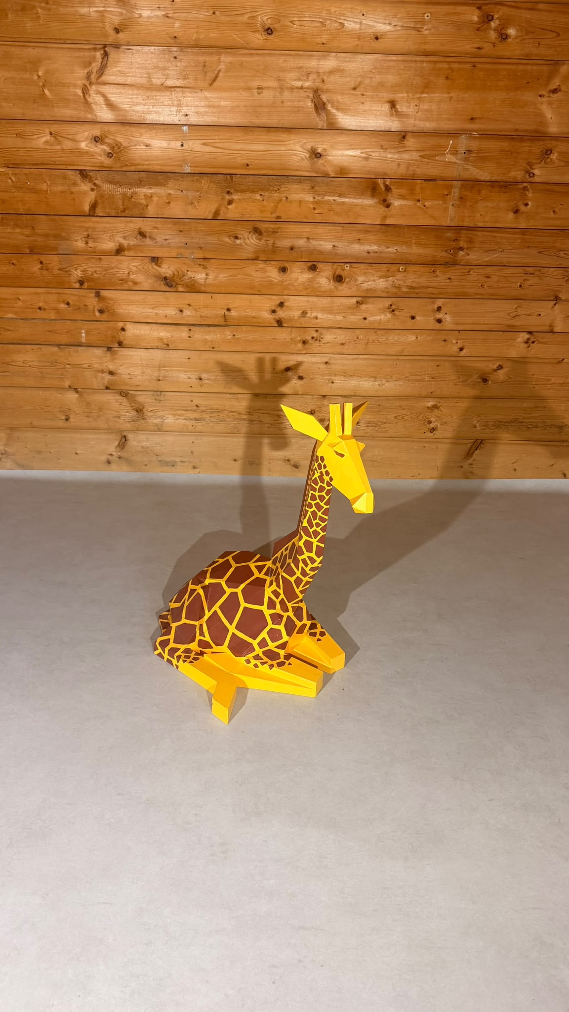 Design Deko Giraffe Skulptur im Origami Stil  aus Sperrholz