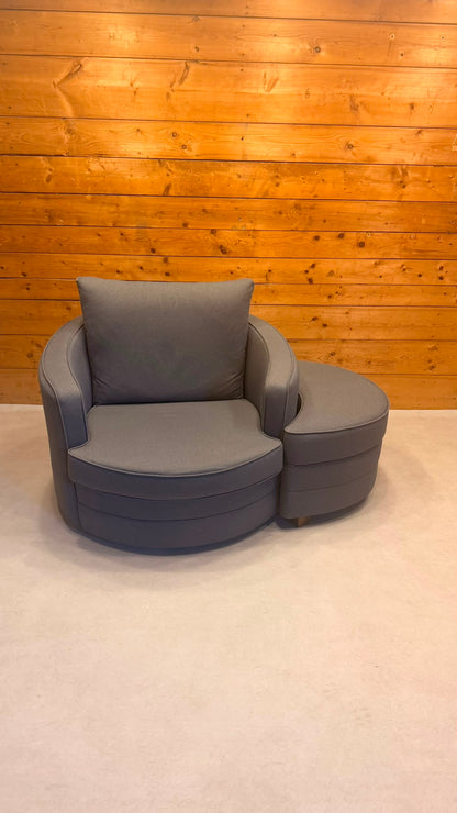 Moderner Drehsessel Lese Sessel mit passendem Hocker in Grau