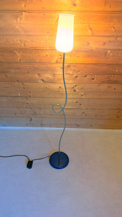 Postmoderne italienische La Relco Stehlampe in Tulpenform