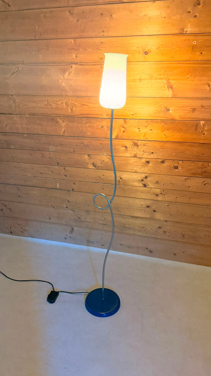 Postmoderne italienische La Relco Stehlampe in Tulpenform