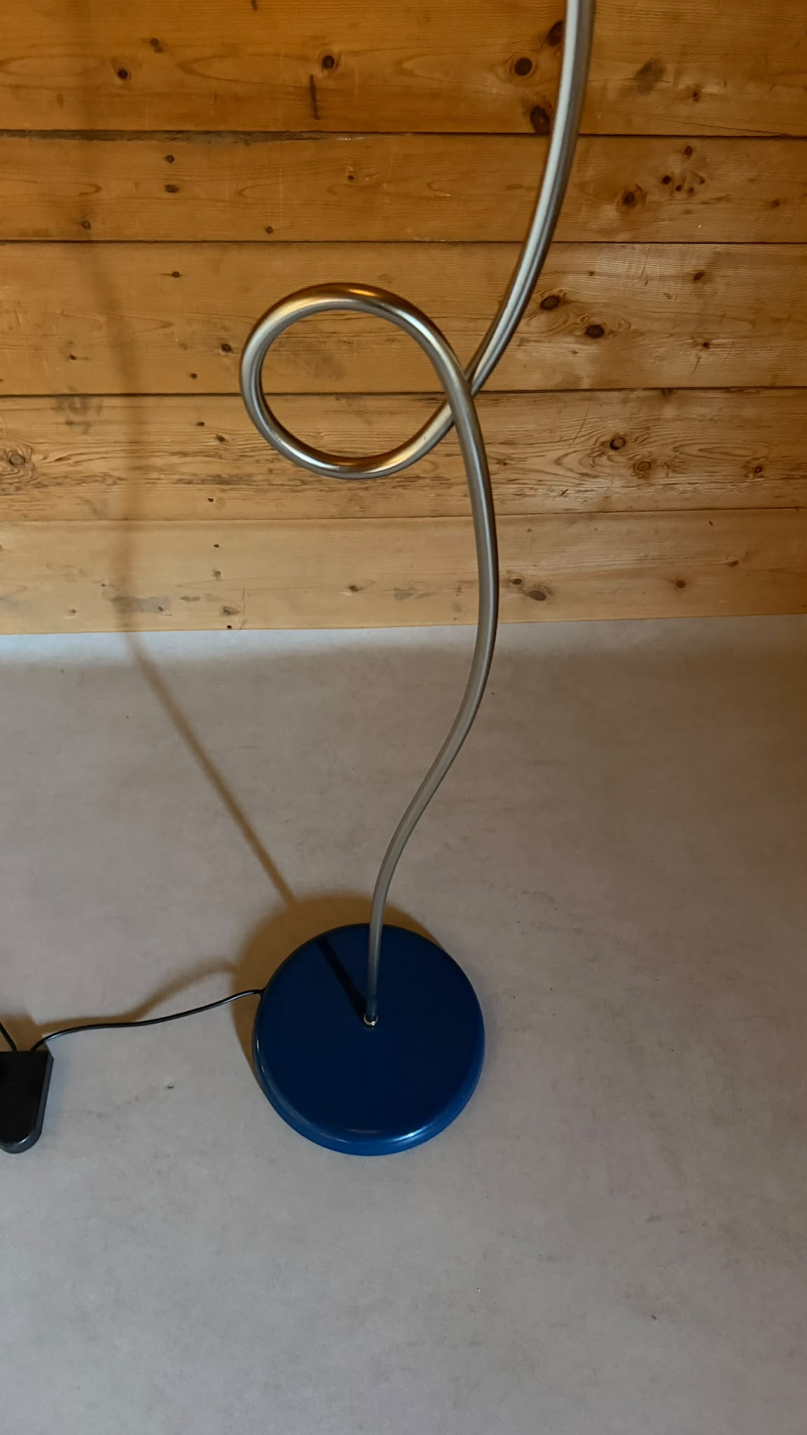 Postmoderne italienische La Relco Stehlampe in Tulpenform