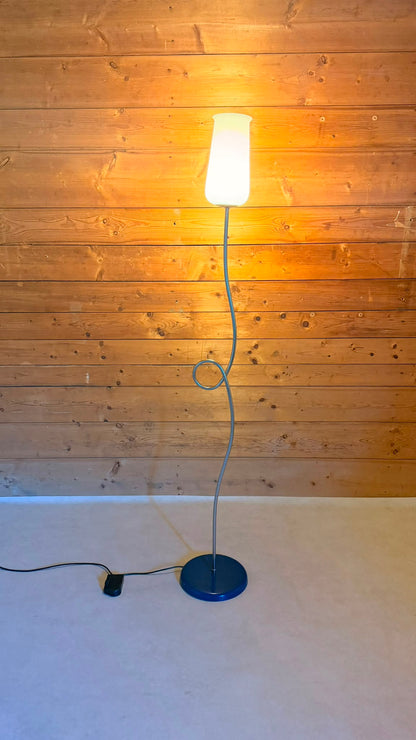 Postmoderne italienische La Relco Stehlampe in Tulpenform