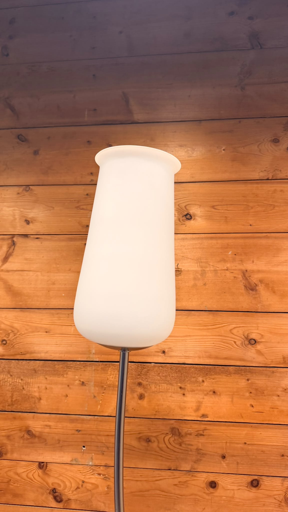Postmoderne italienische La Relco Stehlampe in Tulpenform