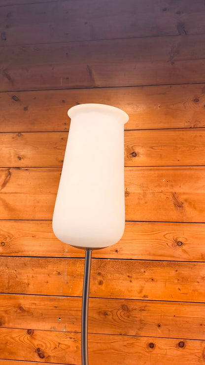 Postmoderne italienische La Relco Stehlampe in Tulpenform