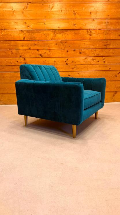 Eleganter Samt Sessel in Petrol mit goldenen Metallfüssen