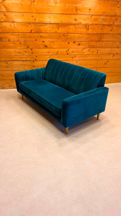 Elegantes 2-Sitzer Samt Sofa in Petrol goldene Metallfüsse