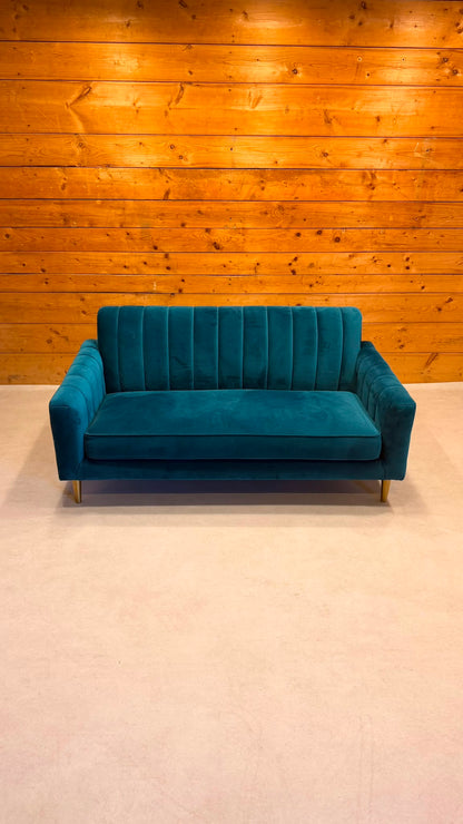 Elegantes 2-Sitzer Samt Sofa in Petrol goldene Metallfüsse