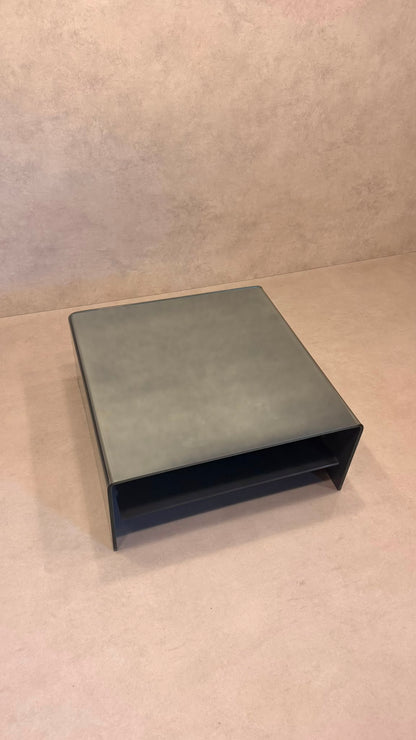 Couchtisch Coffee Table aus gebogenem getöntem Glas