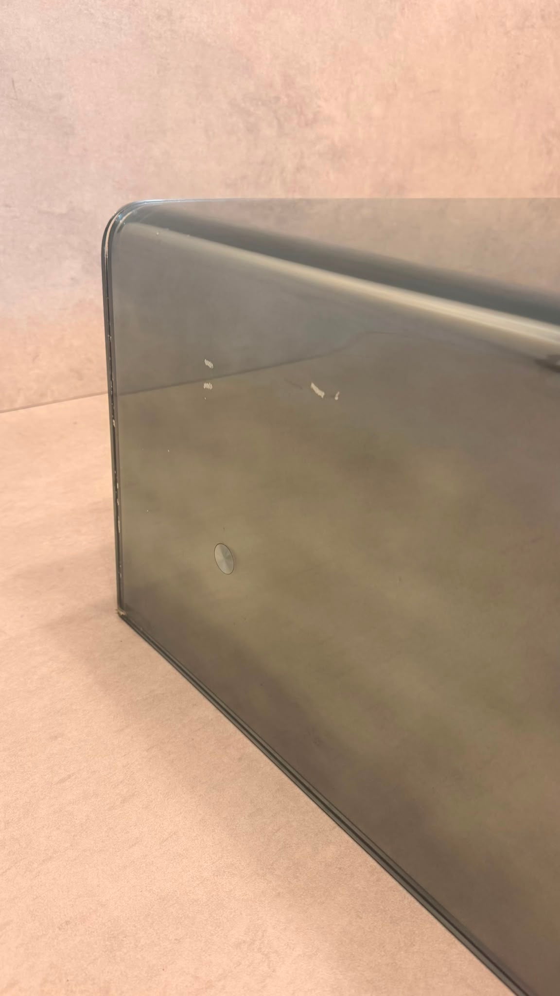 Couchtisch Coffee Table aus gebogenem getöntem Glas