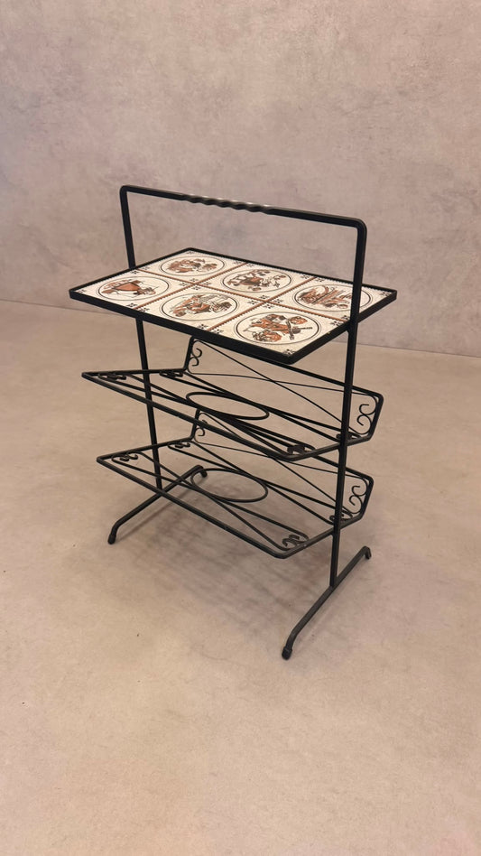 Kultiger Vintage-Zeitungsständer / Beistelltisch mit Resopal