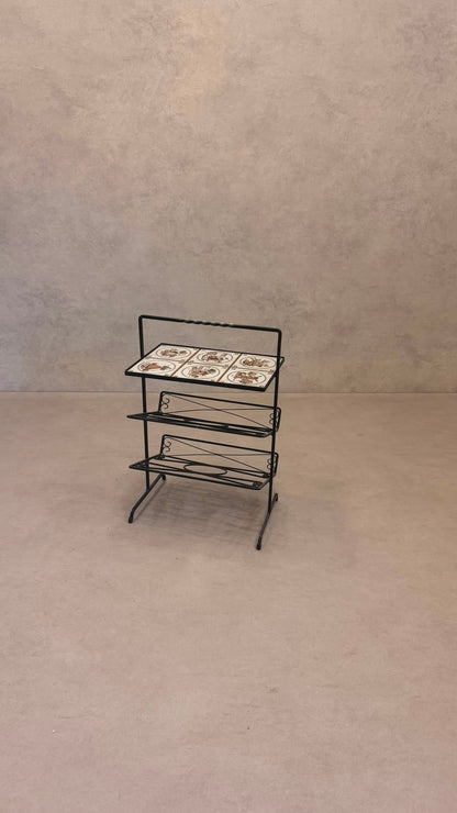 Kultiger Vintage-Zeitungsständer / Beistelltisch mit Resopal
