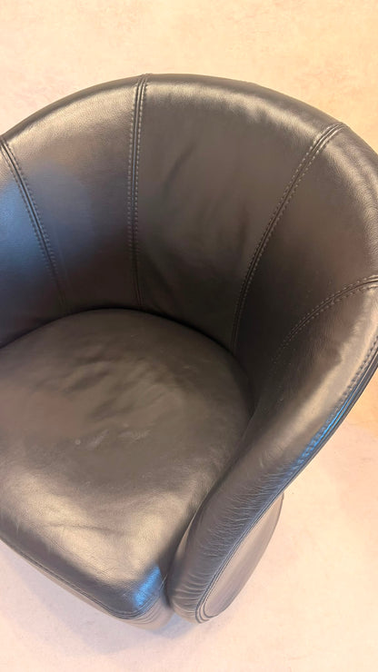 PM Oelsa Sylt Lounge Sessel Drehsessel aus Leder in schwarz
