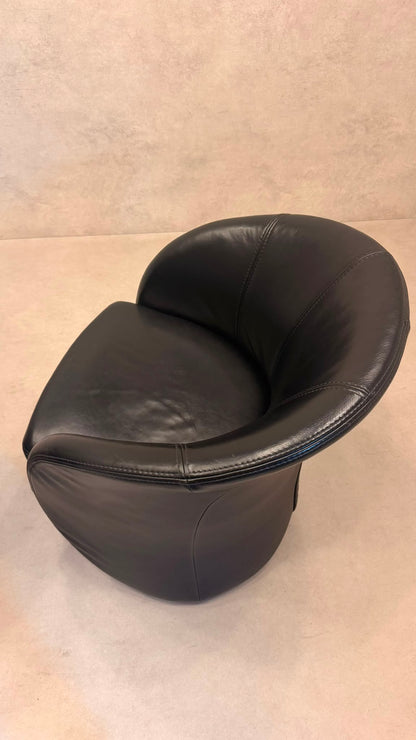 PM Oelsa Sylt Lounge Sessel Drehsessel aus Leder in schwarz