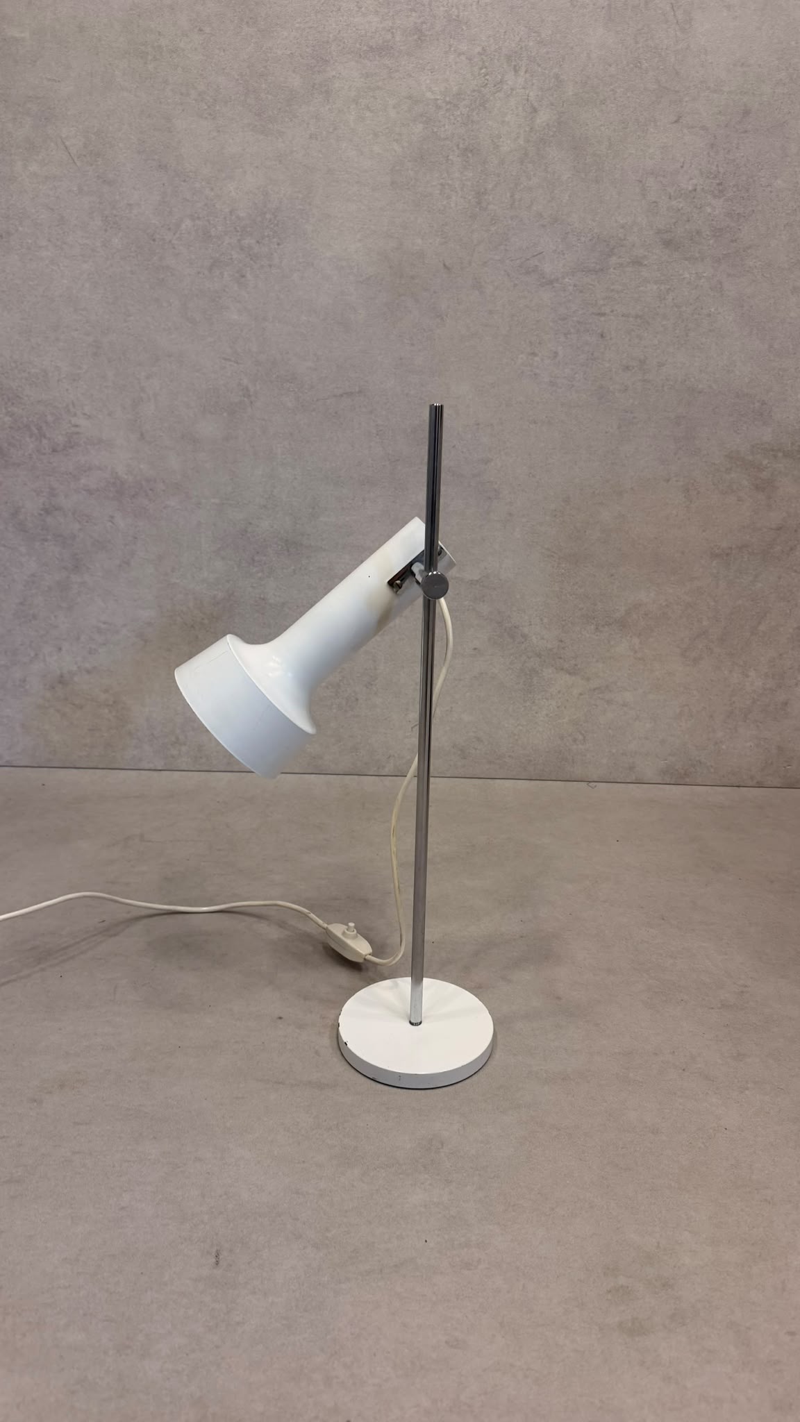 Space Age Tischlampe Weiss Chrom 70er Jahre